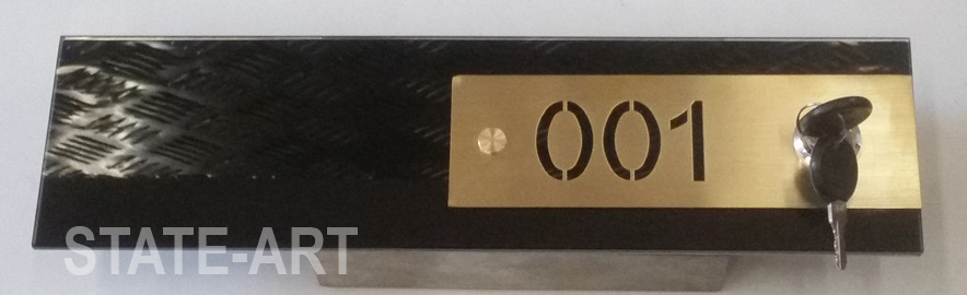 образец 007 латунь на чёрном стекле (1)